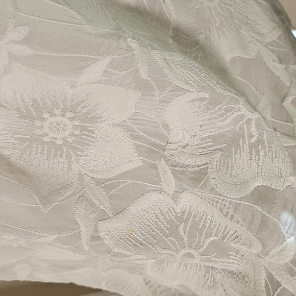 Rosrmarine White Embroidered Blouse 3/4 Sleeves. Italy sz Lg Silk Blend - Picture 3 of 8